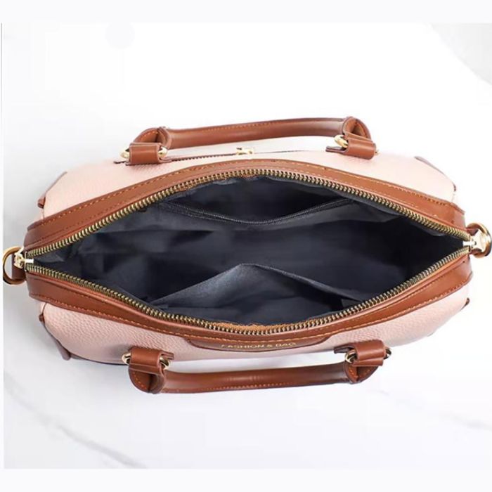 Classic women's bag for city walks